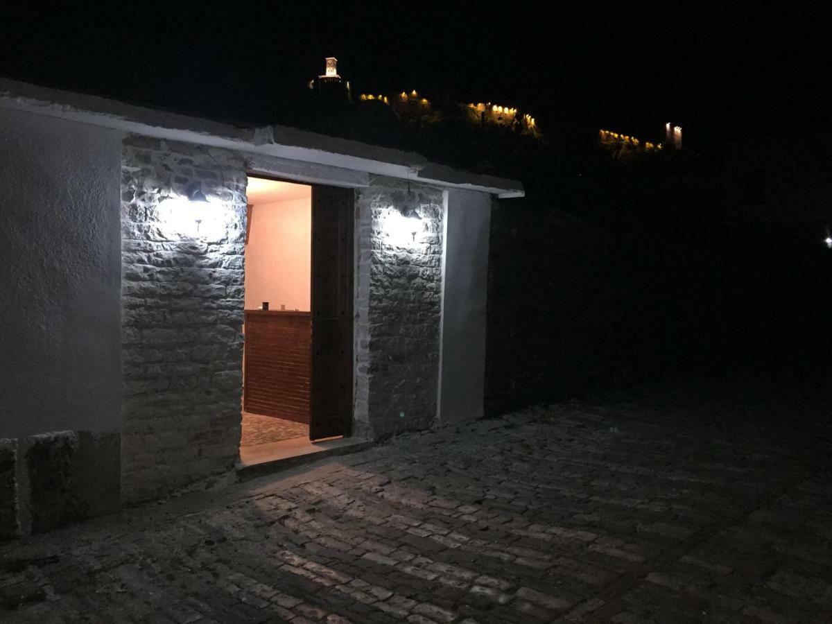 Trigona Hostel Gjirokastër Exteriör bild